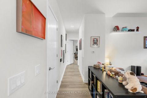 Photo 3 at 207 - 9 Tecumseth Street, Niagara, Toronto
