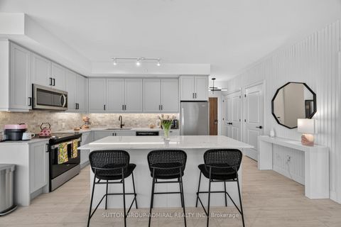 Photo 1 at 1206W - 10 Gatineau Drive, Beverley Glen, Vaughan