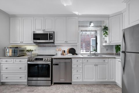 Photo 7 at 142 Divadale Drive, Leaside, Toronto