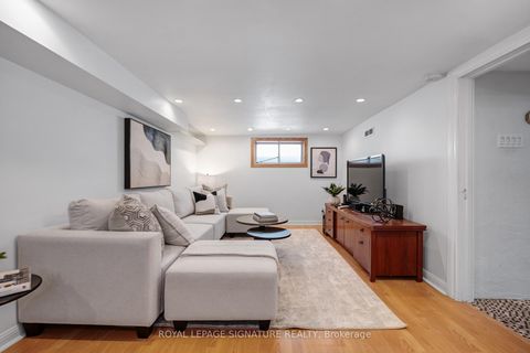 Photo 17 at 142 Divadale Drive, Leaside, Toronto