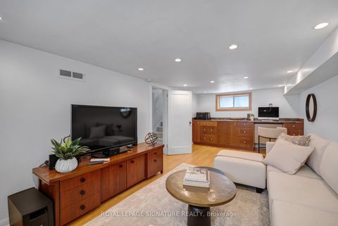 Photo 18 at 142 Divadale Drive, Leaside, Toronto