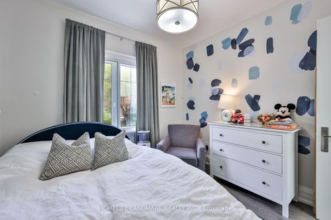 Photo 34 at 211 South Kingsway Way, Swansea, Toronto