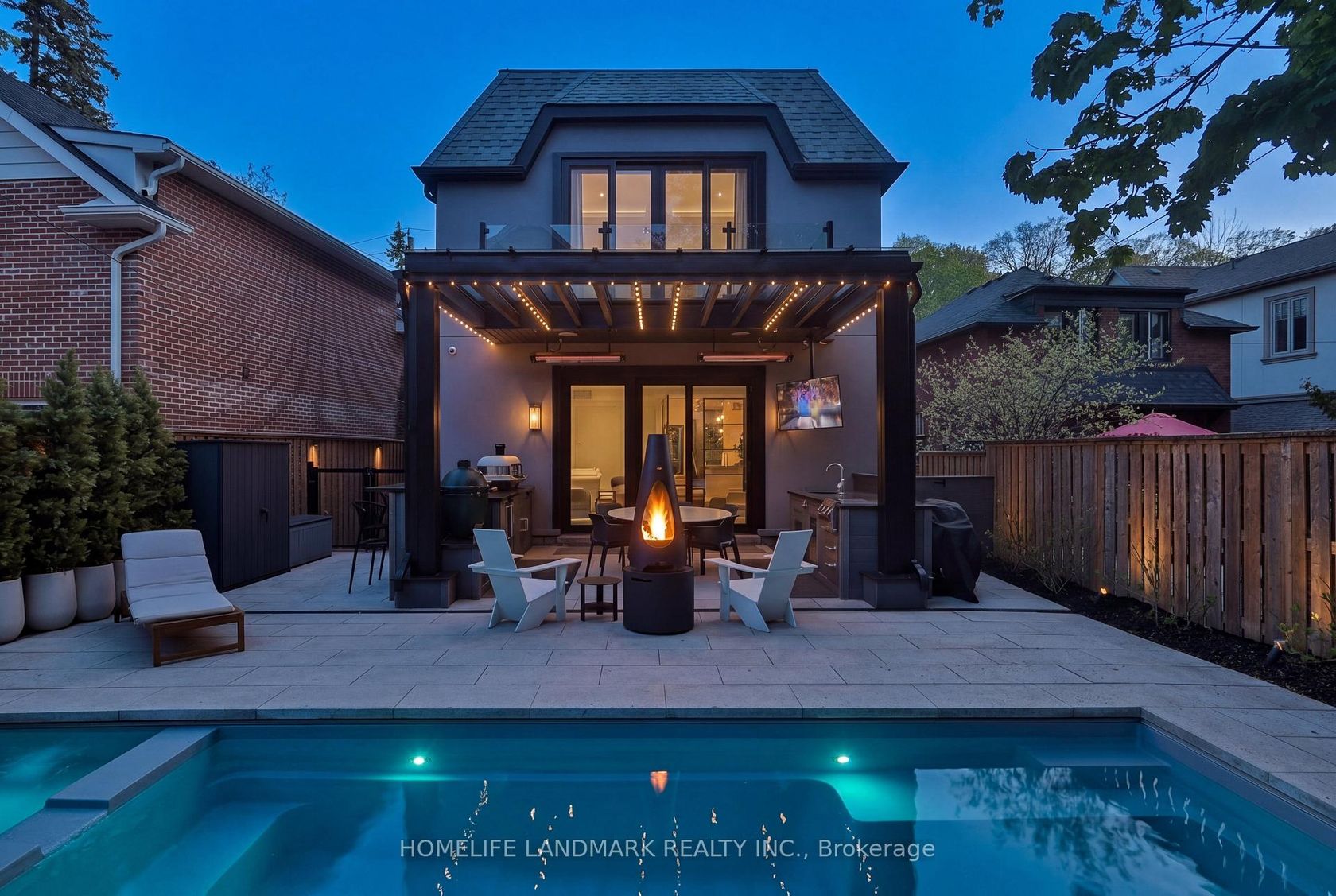 211 South Kingsway Way, Swansea, Toronto 