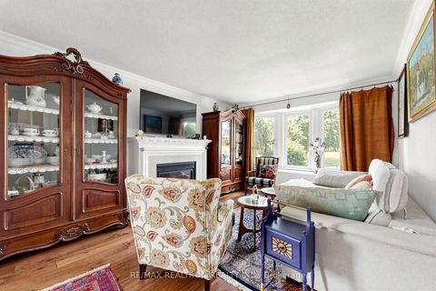 Photo 2 at 8 Cassandra Boulevard, Donalda, Toronto