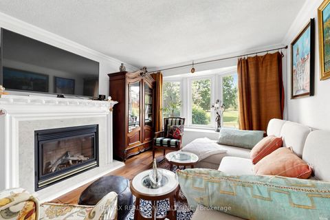 Photo 3 at 8 Cassandra Boulevard, Donalda, Toronto