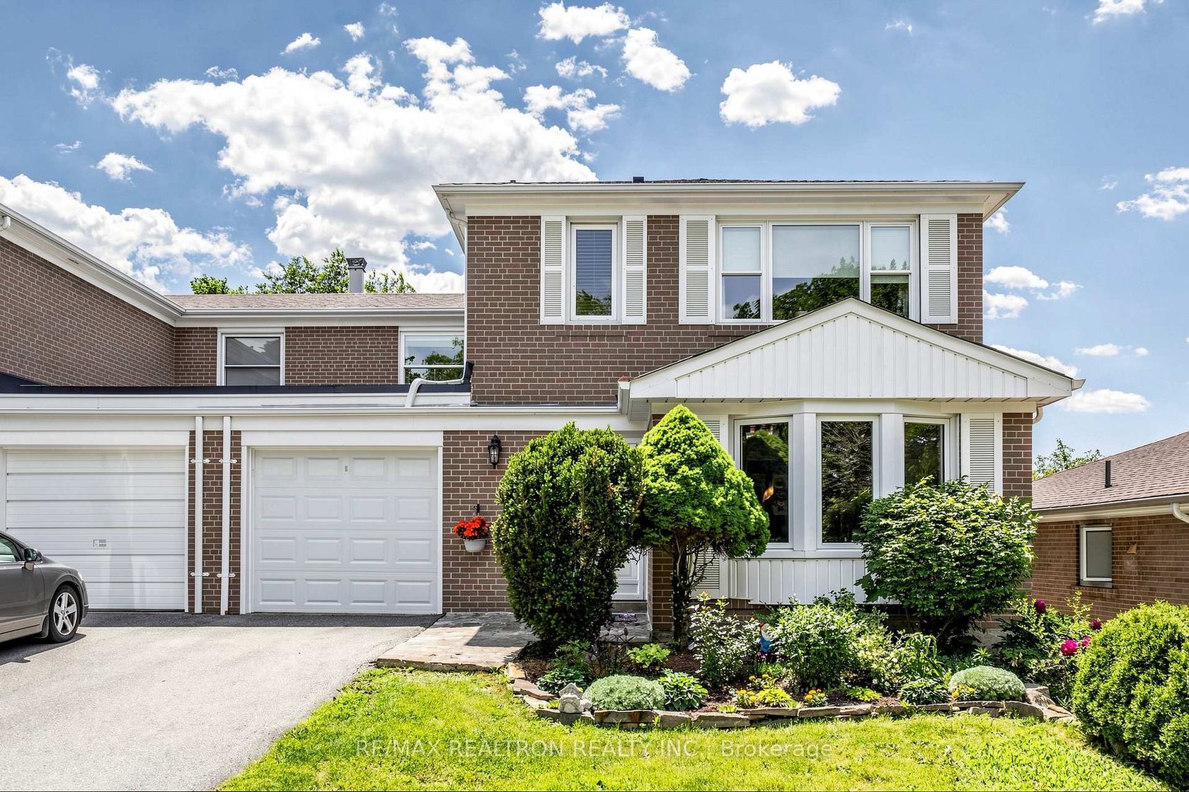 8 Cassandra Boulevard, Donalda, Toronto 