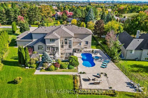 Photo 5 at 16 DEW DROP Court, Rural Vaughan, Vaughan