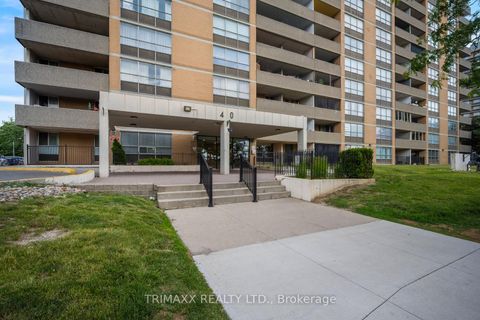 Photo 3 at 404 - 40 Panorama Court, Jamestown, Toronto