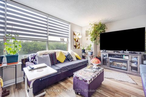 Photo 16 at 404 - 40 Panorama Court, Jamestown, Toronto