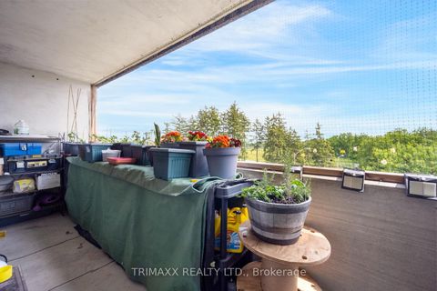 Photo 22 at 404 - 40 Panorama Court, Jamestown, Toronto