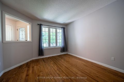 Photo 5 at 120 Widgeon Street, Painswick South, Barrie