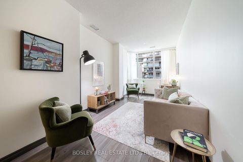 Photo 2 at 604 - 393 King Street W, Waterfront Communities C1, Toronto