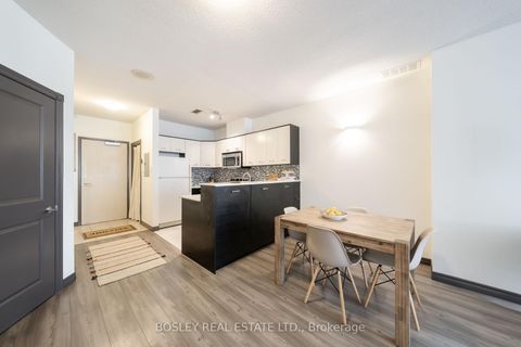 Photo 10 at 604 - 393 King Street W, Waterfront Communities C1, Toronto