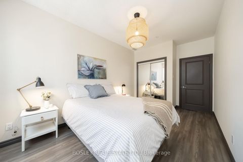 Photo 13 at 604 - 393 King Street W, Waterfront Communities C1, Toronto
