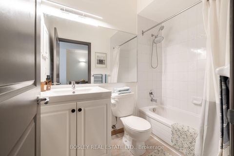 Photo 19 at 604 - 393 King Street W, Waterfront Communities C1, Toronto