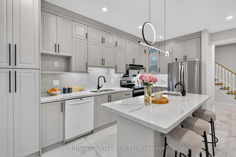 Photo 14 at 9 Ballymore Drive, Bayview Wellington, Aurora