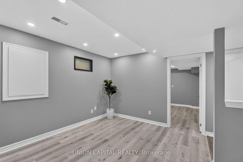 Photo 31 at 9 Ballymore Drive, Bayview Wellington, Aurora
