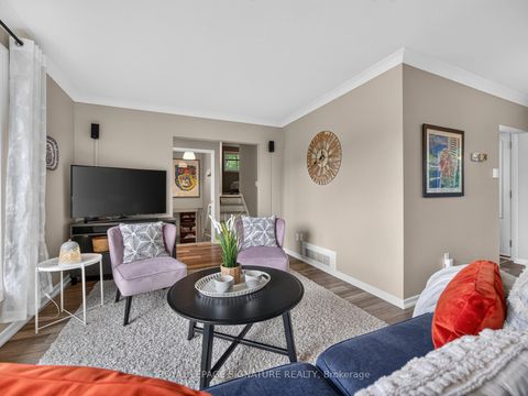 Photo 1 at 18 Willowood Court, Don Valley Village, Toronto