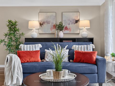 Photo 5 at 18 Willowood Court, Don Valley Village, Toronto