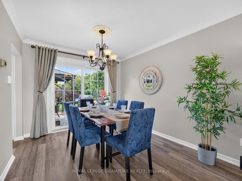 Photo 7 at 18 Willowood Court, Don Valley Village, Toronto