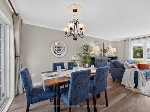 Photo 9 at 18 Willowood Court, Don Valley Village, Toronto