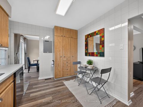 Photo 11 at 18 Willowood Court, Don Valley Village, Toronto