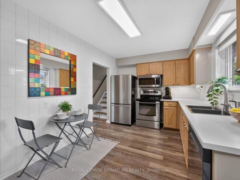 Photo 13 at 18 Willowood Court, Don Valley Village, Toronto