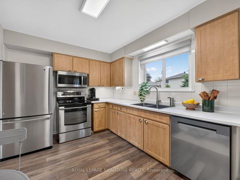 Photo 14 at 18 Willowood Court, Don Valley Village, Toronto