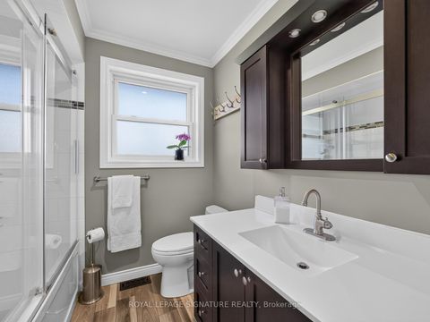 Photo 15 at 18 Willowood Court, Don Valley Village, Toronto