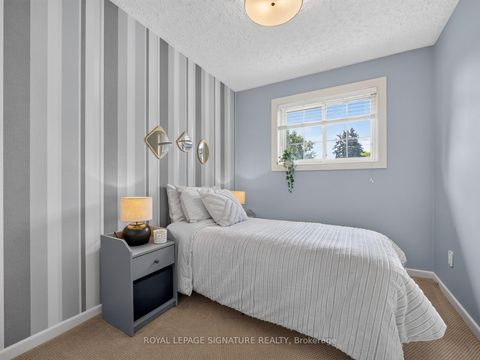 Photo 19 at 18 Willowood Court, Don Valley Village, Toronto