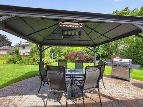 Photo 25 at 18 Willowood Court, Don Valley Village, Toronto