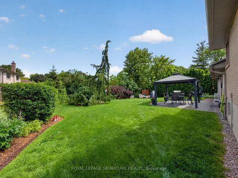 Photo 26 at 18 Willowood Court, Don Valley Village, Toronto