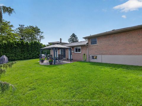 Photo 27 at 18 Willowood Court, Don Valley Village, Toronto