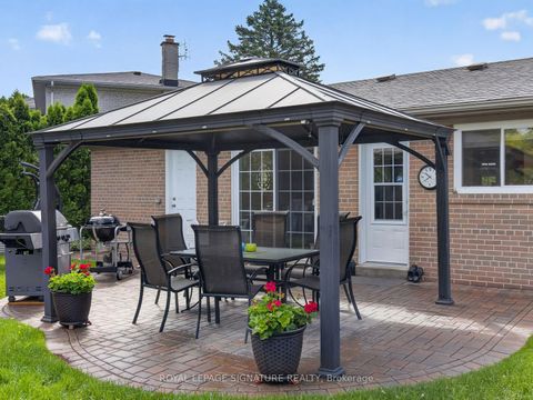 Photo 28 at 18 Willowood Court, Don Valley Village, Toronto