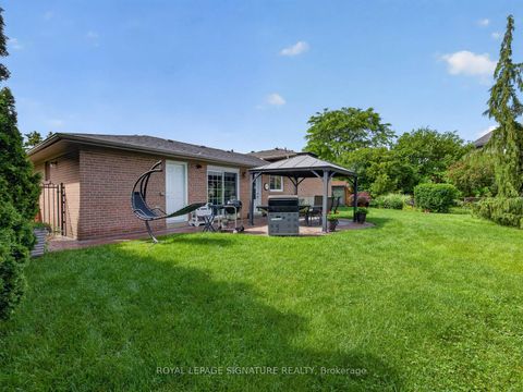 Photo 29 at 18 Willowood Court, Don Valley Village, Toronto