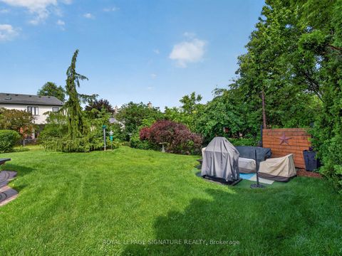 Photo 30 at 18 Willowood Court, Don Valley Village, Toronto