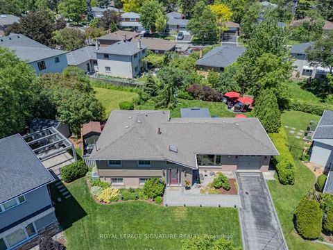 Photo 34 at 18 Willowood Court, Don Valley Village, Toronto
