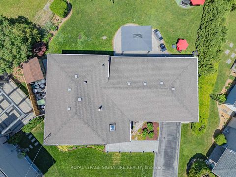 Photo 35 at 18 Willowood Court, Don Valley Village, Toronto