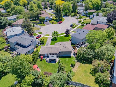 Photo 37 at 18 Willowood Court, Don Valley Village, Toronto