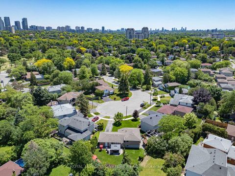 Photo 39 at 18 Willowood Court, Don Valley Village, Toronto