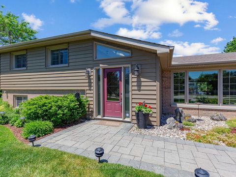 Photo 44 at 18 Willowood Court, Don Valley Village, Toronto