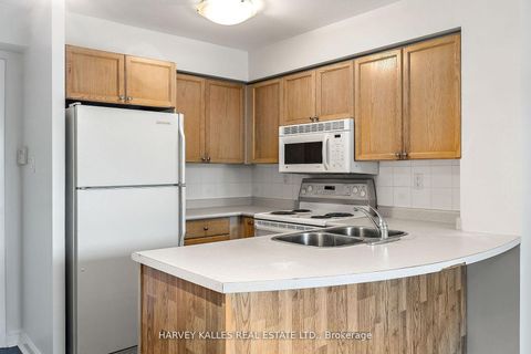 Photo 6 at 512 - 109 Front Street E, Moss Park, Toronto
