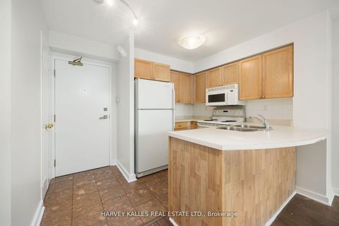 Photo 7 at 512 - 109 Front Street E, Moss Park, Toronto