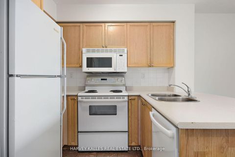 Photo 8 at 512 - 109 Front Street E, Moss Park, Toronto