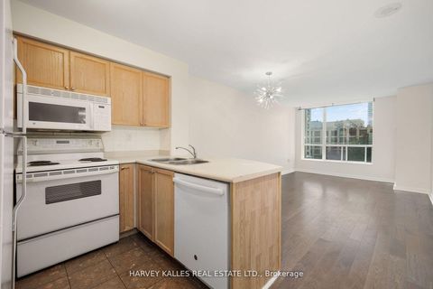 Photo 9 at 512 - 109 Front Street E, Moss Park, Toronto