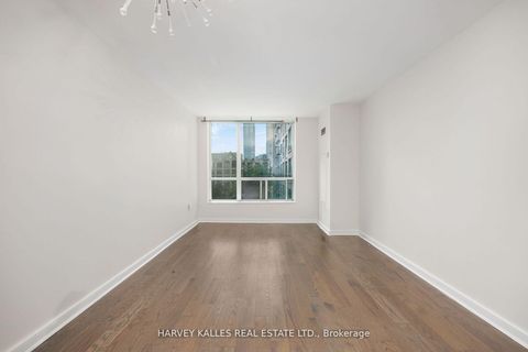 Photo 10 at 512 - 109 Front Street E, Moss Park, Toronto