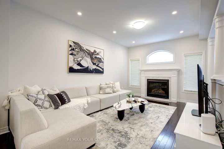 Photo 6 at 378 Lauderdale Drive, Patterson, Vaughan