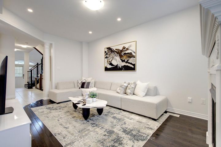 Photo 10 at 378 Lauderdale Drive, Patterson, Vaughan