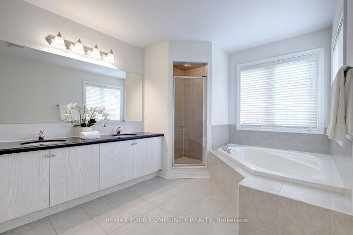 Photo 32 at 378 Lauderdale Drive, Patterson, Vaughan
