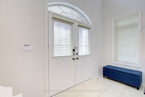 Photo 3 at 378 Lauderdale Drive, Patterson, Vaughan